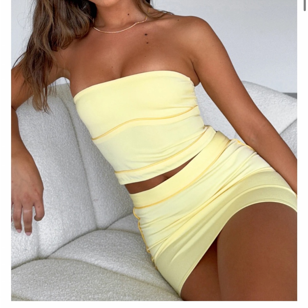 white fox yellow set